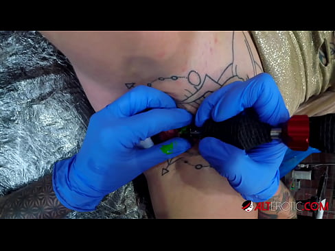 ❤️ Sully Savage-k izugarri tatuatu zuen klitorian tatuaje bat egin zuen Pornografia %eu.yespornpics-com.ruan ☑